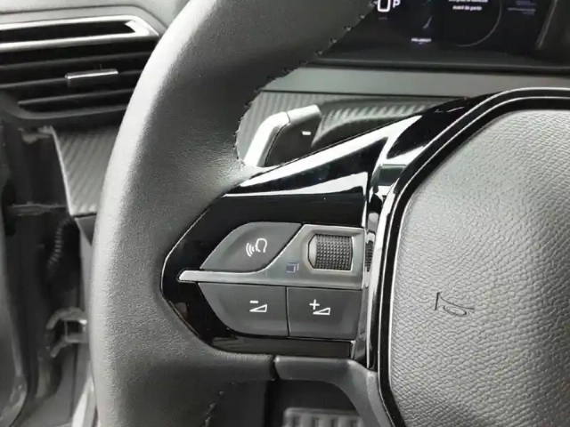 Peugeot 208 hybrid 110 e-dcs6 — photo 21