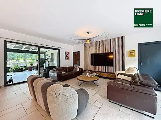 Maison 8 pièces 218 m²