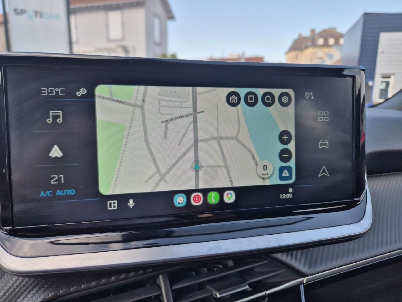 Peugeot 2008 hybrid 145 e-dcs6 style — photo 16