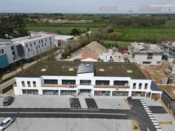 Local commercial 218 m²