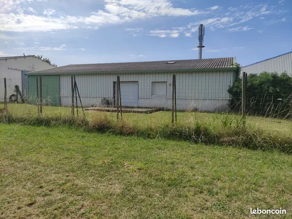 A vendre hangar / garage / dépôt pro ou particulier