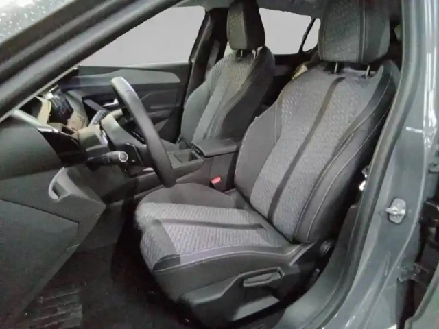 Peugeot 308 hybrid 145 e-dcs6 — photo 11
