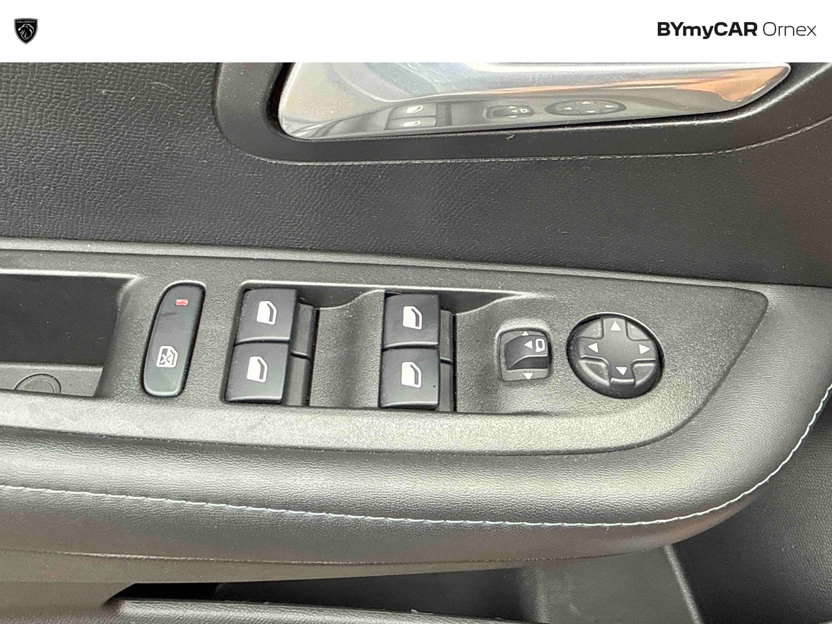 Peugeot 208 PureTech 100 S&amp;S BVM6 — photo 20