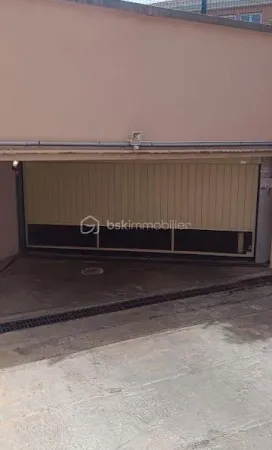 Parking 12 m²