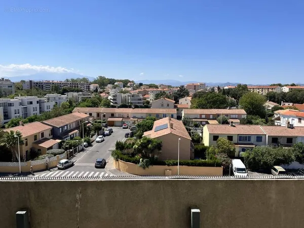 Studio lumineux dans residence securise + parking