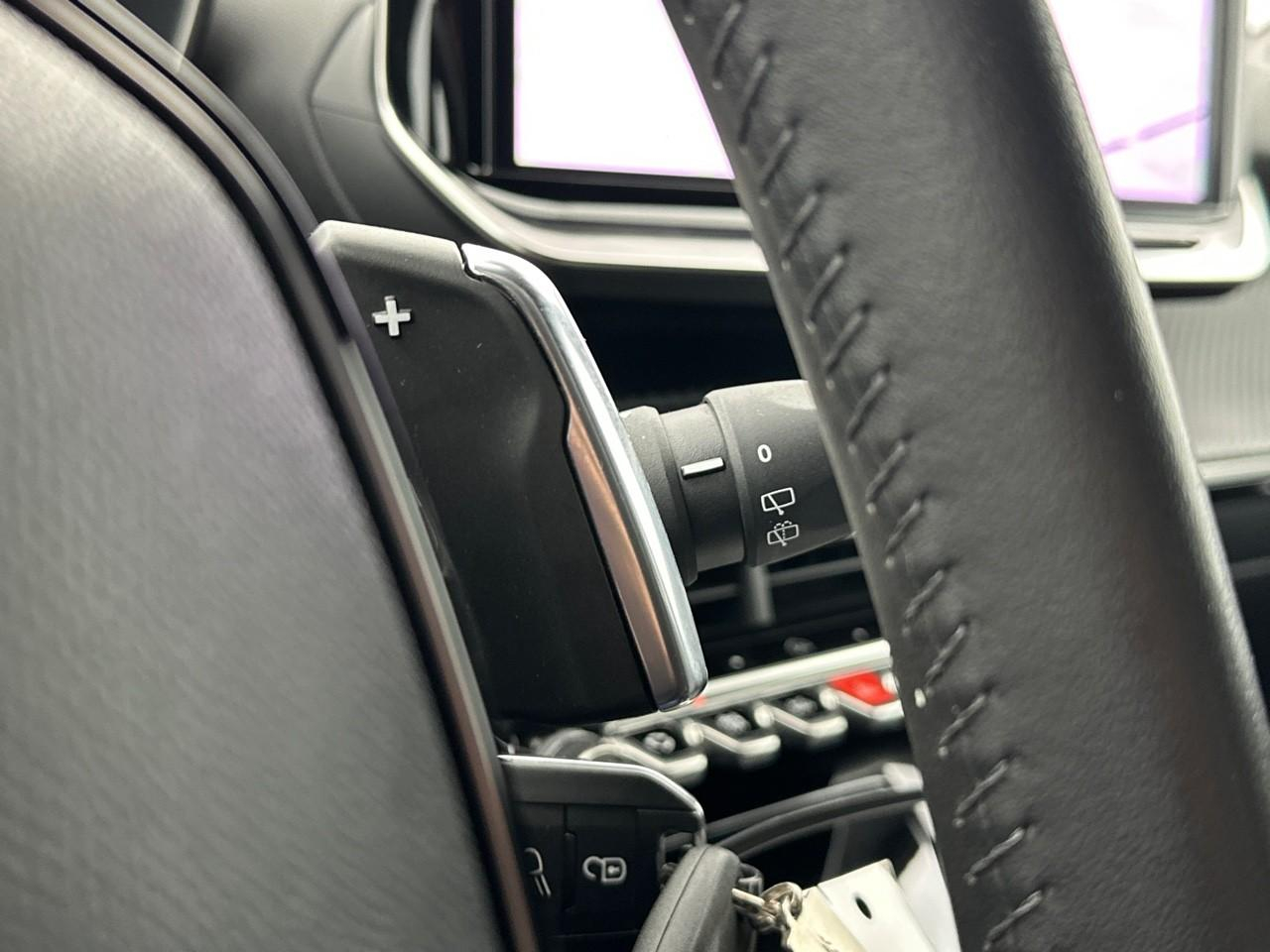 Peugeot 2008 puretech 130 s&s eat8 allure — photo 20