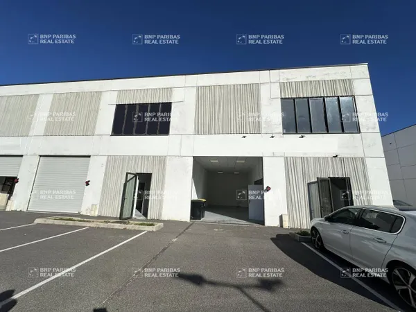Local d'activité 418 m²