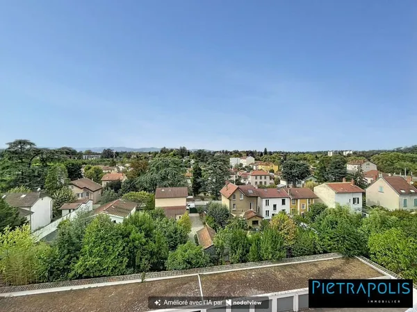 Appartement T4 avec balcon, cave et garage, en étage élevé, €