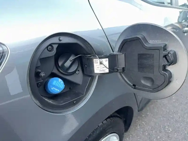 Renault Clio blue dci 100 ch gsr2 — photo 4