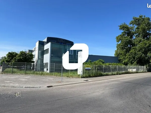 Bureau 1 592 m²