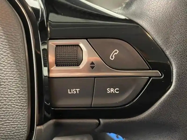 Peugeot 2008 1.2 puretech 100ch s&amp;s active — photo 10