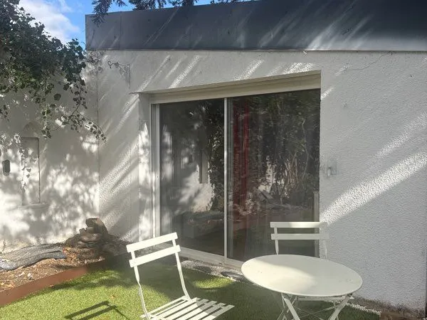Studio indépendant d'environ 20 m² avec accès à une salle de sport - Mûrs-Érigné
