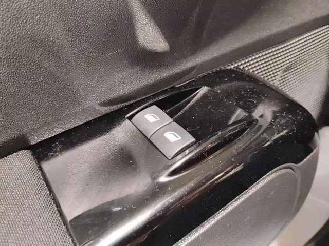 Citroën C3 puretech 83 s&amp;s bvm5 shine — photo 20