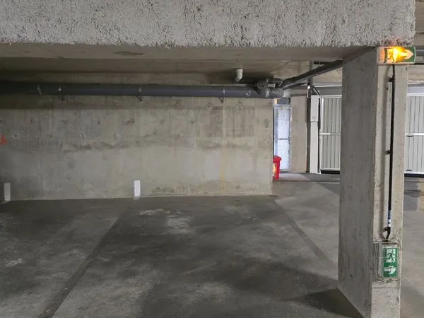 Place de parking intérieur - Place carnot