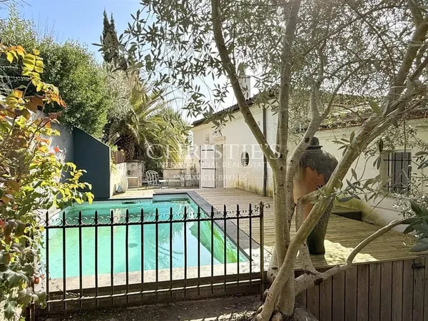 Maison avec piscine, terrasses en cascades et studio - Angoulême centre