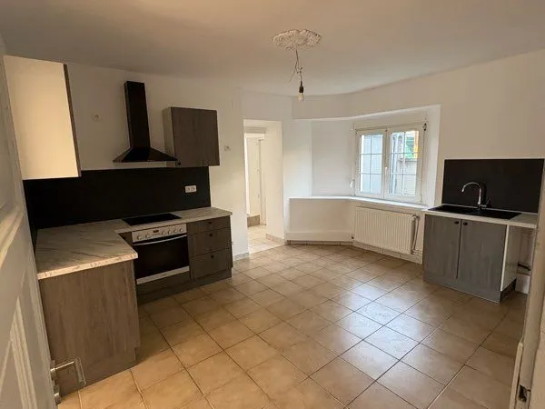 Louer - T3 bis de 75 m² avec jardin, grand garage et cave - Audun-le-Tiche