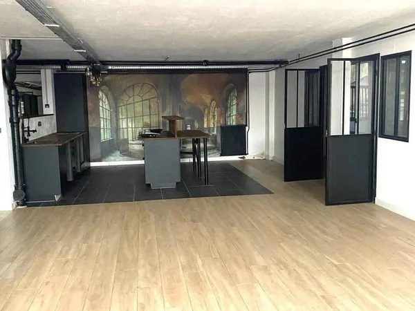 Local commercial 142 m²