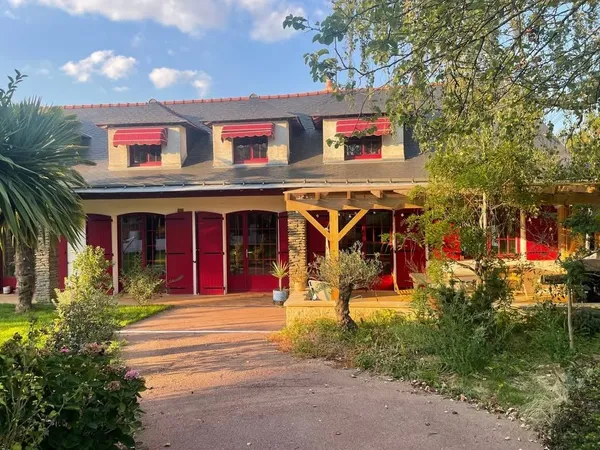 Vends maison charme et économies avec jardin