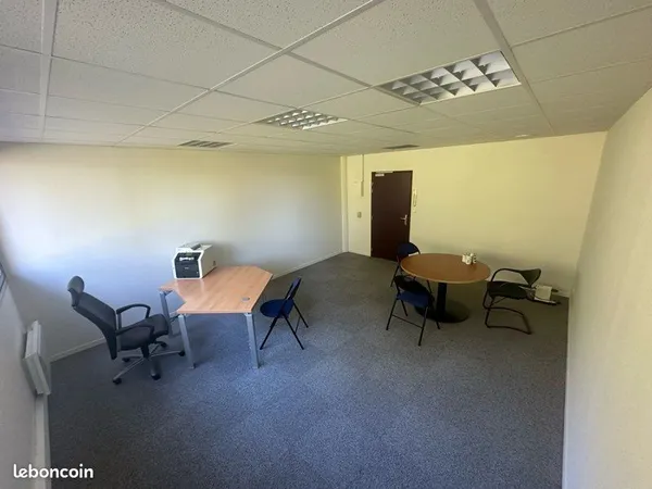 Bureau et espace de travail Vente La Roche-sur-Yon  26m² 69000€