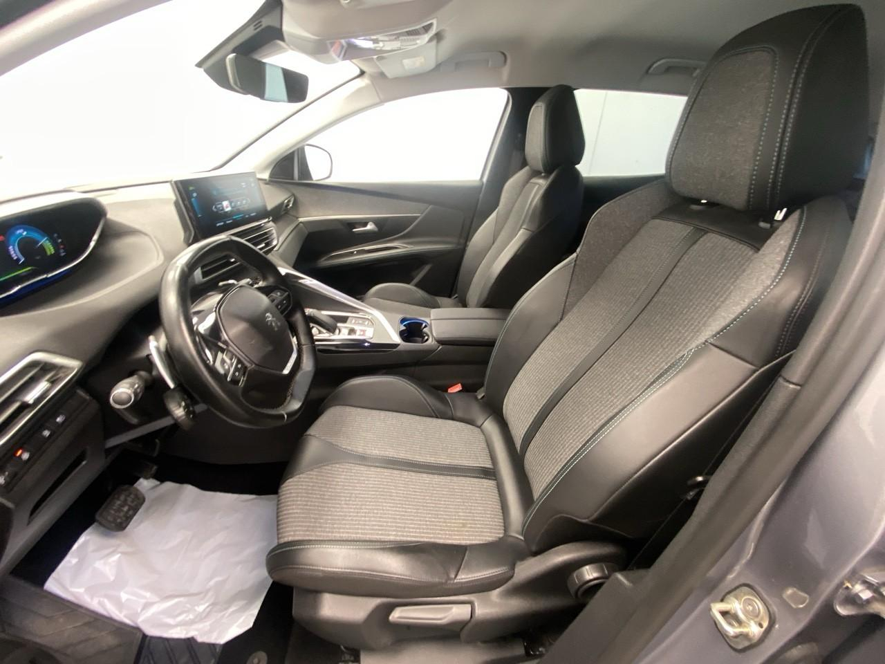 Peugeot 3008 hybrid 225 e-eat8 allure pack — photo 9