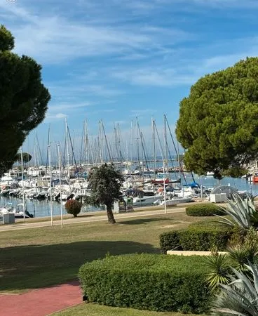Studio vue port et mer