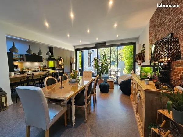 Maison de Maître 273m² - Rénovée, Jardin, 7 ch, Parking