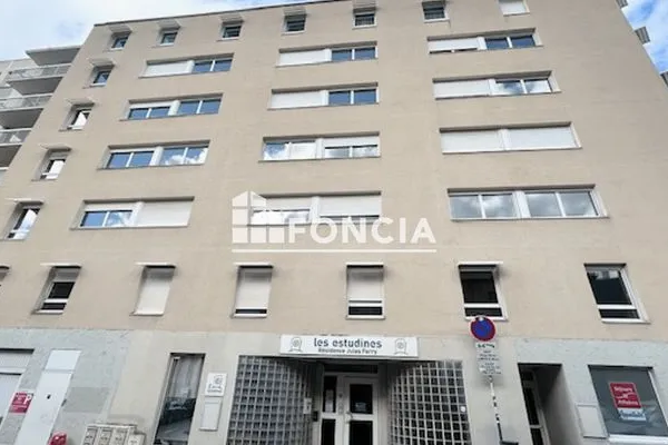 Studio 1 pièce 19 m²