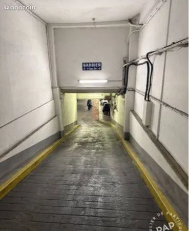 Parking - 7 rue Castex 75004