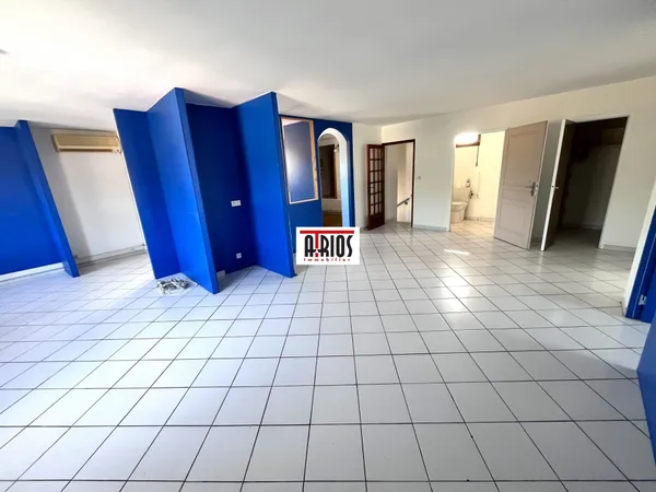Bureaux 107 m²