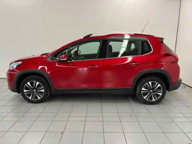 Peugeot 2008 1.2 puretech 110ch allure s&amp;s — photo 4