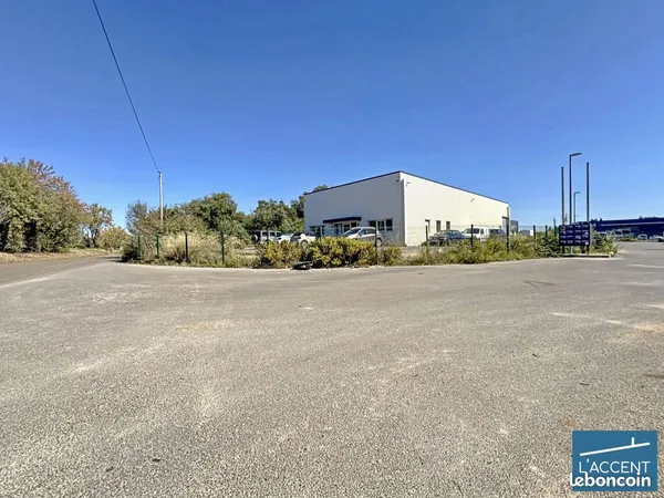 Local 400 m²