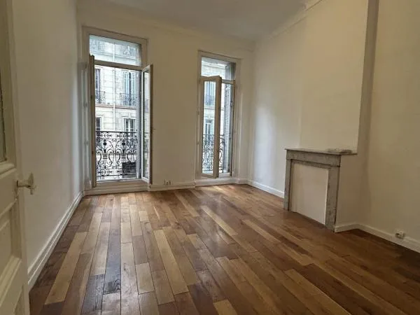À LOUER - T2 RÉNOVÉ DE 50,67 m² - AVENUE DES CHARTREUX 13004