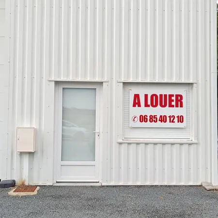 SAUJON, box ou atelier ou bureau