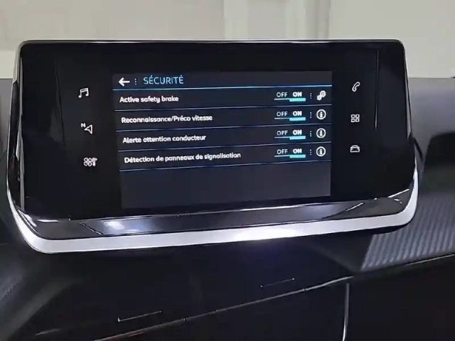 Peugeot 208 puretech 100 s&amp;s eat8 — photo 22