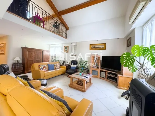 SUPERBE DUPLEX T7 DE 172 m2 NICHÉ AU DERNIER ÉTAGE