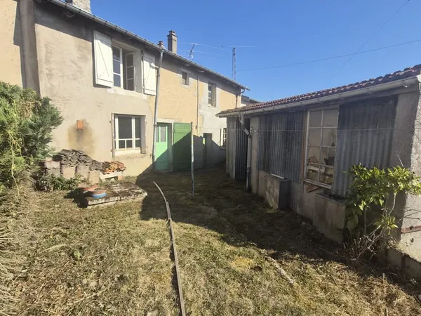 114 M2 à TANTONVILLE -. RENOVATION INTERIEURE A PREVOIR