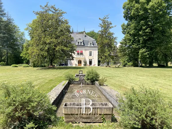 BARNES AIX-LES-BAINS - 10 CHAMBRES - SUITE PARENTALE - PISCINE - TENNIS - MAISON DE GARDIEN - GRANGE