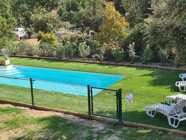 Maison meublée 90 m² avec 3 chambres, terrasse et piscine
