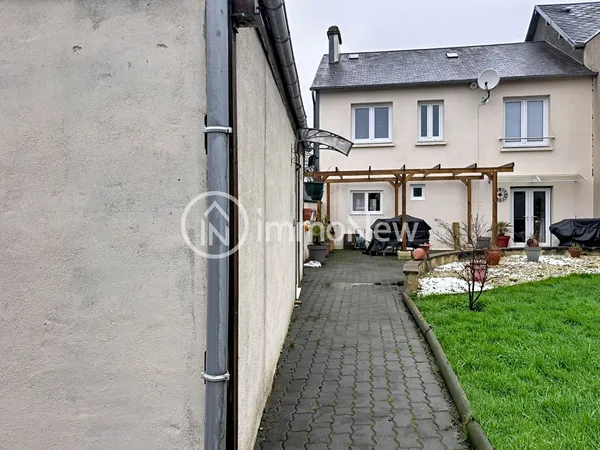 MAISON MITOYENNE SANS TRAVAUX 100 M2 A 300 M DU CENTRE VILL