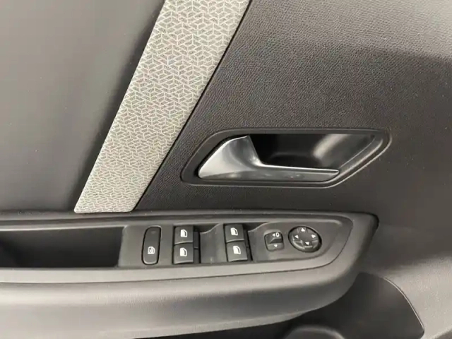Citroën C4 puretech 130 s&amp;s eat8 — photo 108
