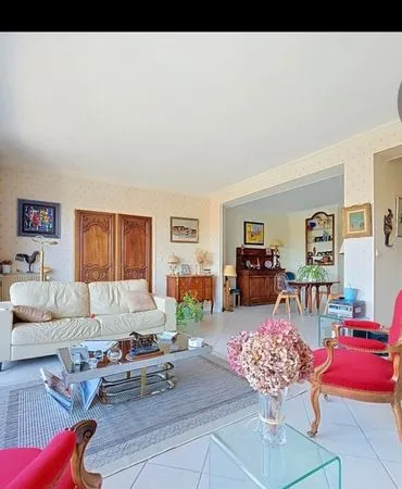 Bel appartement dans immeuble de qualité