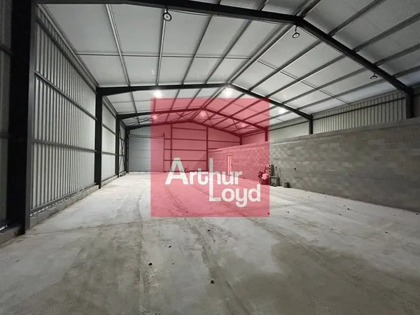 Local commercial 379 m²