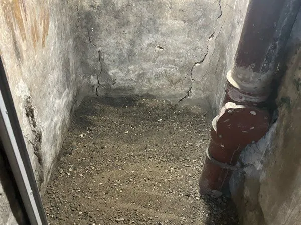 Cave Belleville avec porte blindée 1.8m²
