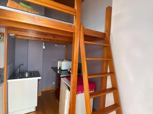 NANCY quartier ARTEM - T1 meublé avec mezzanine et coin nuit