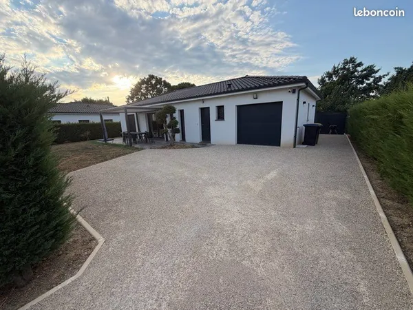 Maison 2021 - 97 m² - Terrain piscinable - 3 chambres, garage & pergola