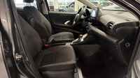 Toyota Yaris 116h Dynamic 5p MY22 — photo 15