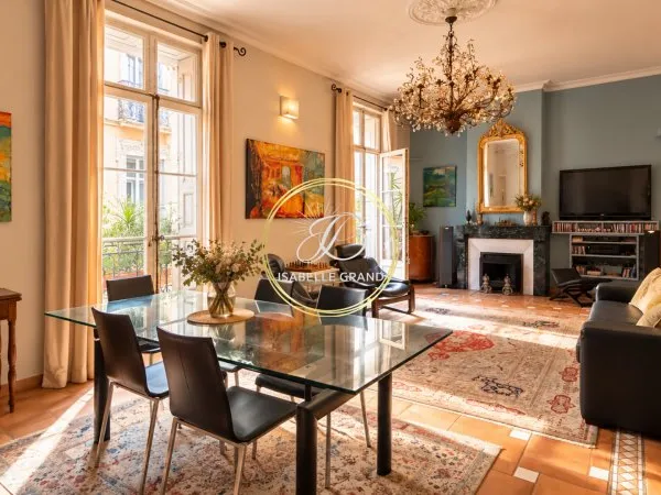 Appartement 5 pièces 185 m²