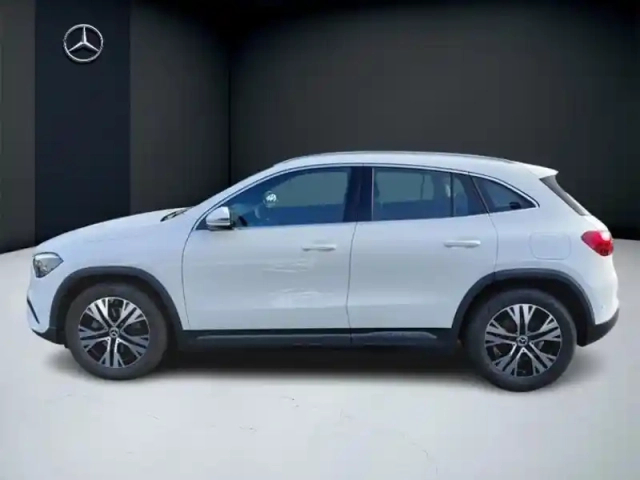 Mercedes Gla 180 progressive line — photo 31