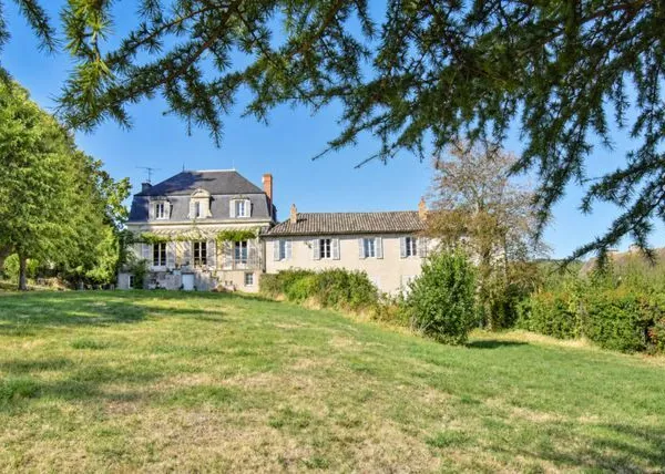 PROPRIÉTÉ DE FAMILLE AVEC PARC