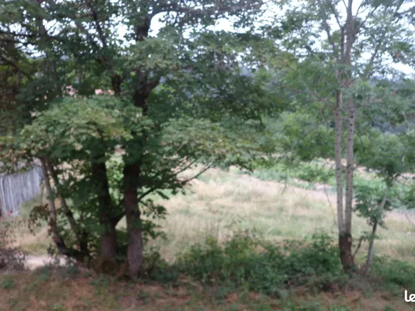 Maison à la campagne avec jardin